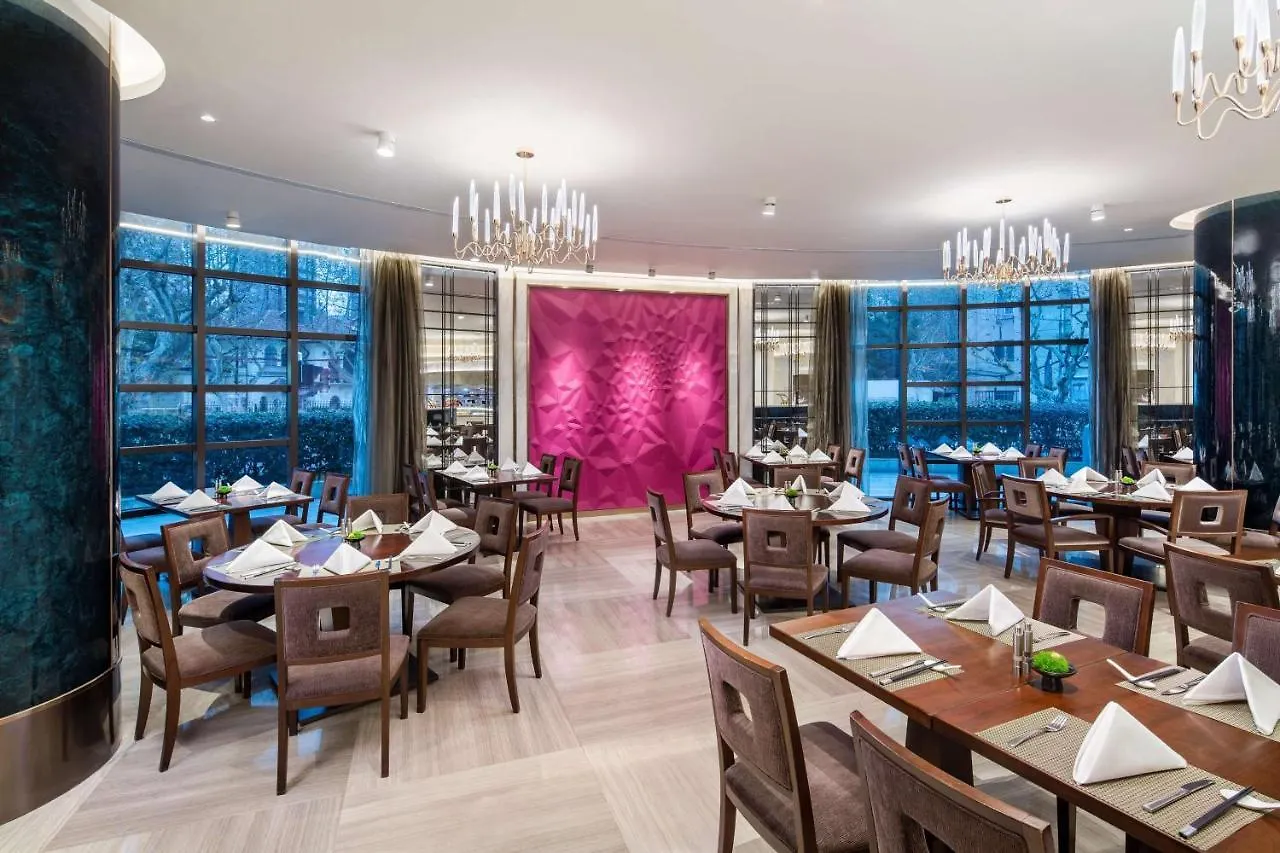 Radisson Collection Hotel, Xing Guo Šanghaj 5*,