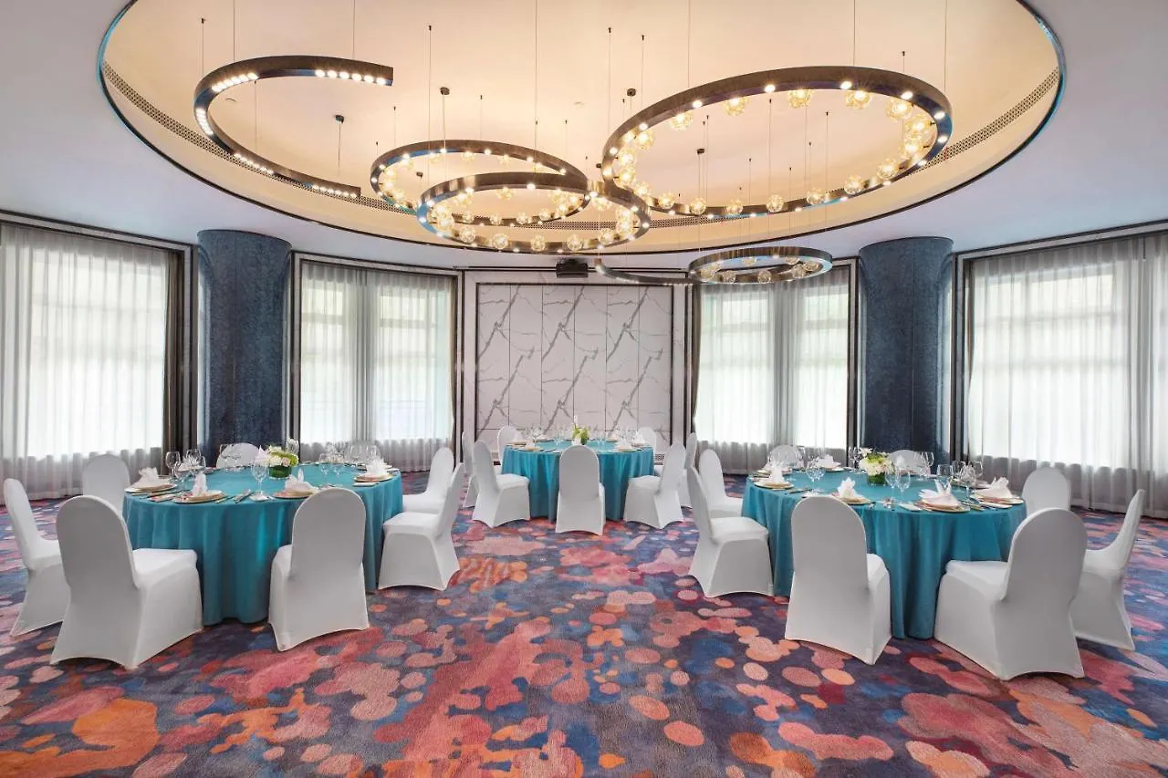 Radisson Collection Hotel, Xing Guo Shanghai 5*,
